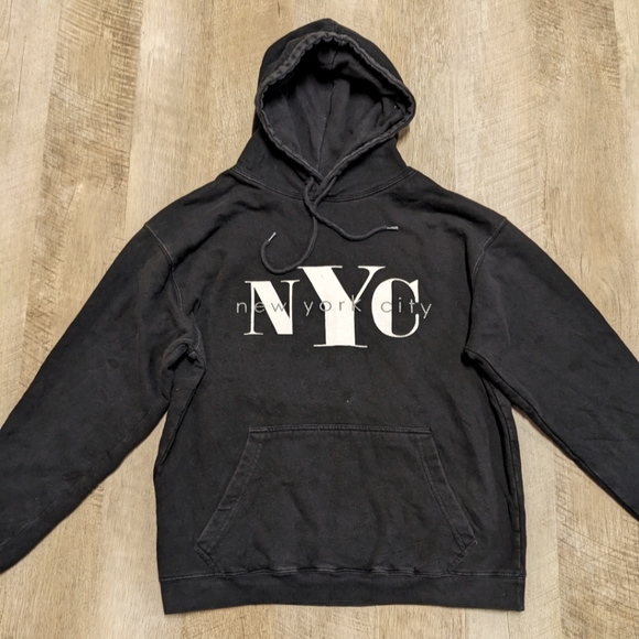 New York City Black Hoodie Sweater - Picture 1 of 12